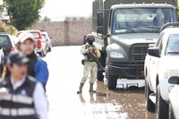Realizan labores de limpieza en el fraccionamiento San Ángel, luego de las inundaciones por las fuertes lluvias registradas la tarde-noche de este sábado 6 de septiembre.