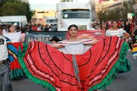 Durango se vistió de fiesta con el tradicional desfile de la XXI edición del Festival del Mariachi, su Charrería y Danza, que recorrió la avenida 20 de Noviembre y llenó de música, color y alegría el corazón de la ciudad.