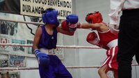 Así se vivió el arranque del evento conmemorativo del 35 aniversario del Gimnasio de Box El Refugio, un espacio que desde su fundación en 1990 por el exboxeador Julio Aguilar Zamarripa se convirtió en la llamada Catedral del Box en Durango.