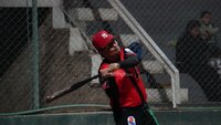 La convivencia de Slow Pitch amistoso en la cancha del Carita Medina dejó imágenes llenas de sonrisas, batazos y camaradería, un reflejo de cómo el deporte se convierte en punto de encuentro y celebración comunitaria.
