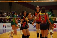 Las coterráneas sostuvieron el ritmo en los momentos decisivos y resolvieron el duelo con control en el set definitivo.