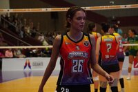 Las coterráneas sostuvieron el ritmo en los momentos decisivos y resolvieron el duelo con control en el set definitivo.