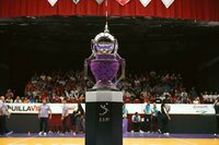 Coronelas de Durango disputa en este momento el segundo juego de la final de la Liga de Voleibol Profesional en un Auditorio del Pueblo a reventar, sosteniendo su condición de invictas ante unas Tapatías que buscan forzar el tercer duelo; la tensión, el ritmo alto y cada punto peleado reflejan el pulso de una serie que podría coronar hoy mismo a las duranguenses.