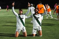 Alacranes de Durango venció 2–1 a Halcones FC en el Francisco Zarco y clasificó a la final de la Liga Premier Serie A, resolviendo la semifinal tras el 0–0 de la ida en Uruapan y sosteniendo el cierre con autoridad ante un rival que terminó desbordado por el ritmo y la presión del local.
