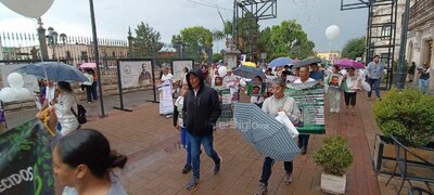 Marchan en el Centro de Durango familiares de personas desaparecidas; esperan visibilizar los nombres de sus seres queridos.