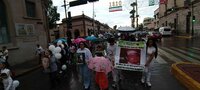 Marchan en el Centro de Durango familiares de personas desaparecidas; esperan visibilizar los nombres de sus seres queridos.