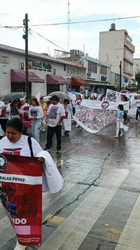 Marchan en el Centro de Durango familiares de personas desaparecidas; esperan visibilizar los nombres de sus seres queridos.