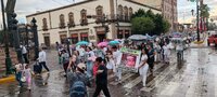 Marchan en el Centro de Durango familiares de personas desaparecidas; esperan visibilizar los nombres de sus seres queridos.