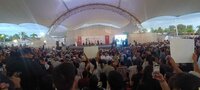La presidenta presentó su segundo informe entre la aprobación de los presentes, aunque no fue lo mismo para el mandatario estatal.