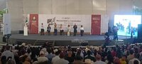 La presidenta presentó su segundo informe entre la aprobación de los presentes, aunque no fue lo mismo para el mandatario estatal.