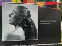 Esta exposición reúne fotografías y documentos visuales con los que se recuperan episodios vinculados con el cine mexicano y la trayectoria de integrantes de la familia Revueltas.