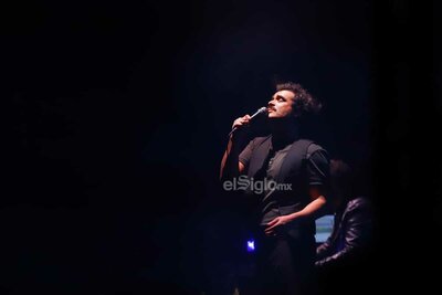 Un repaso por sus más grandes éxitos y últimos sencillos, así fue la presentación de Enjambre en Durango como parte del Festival Revueltas 2026
