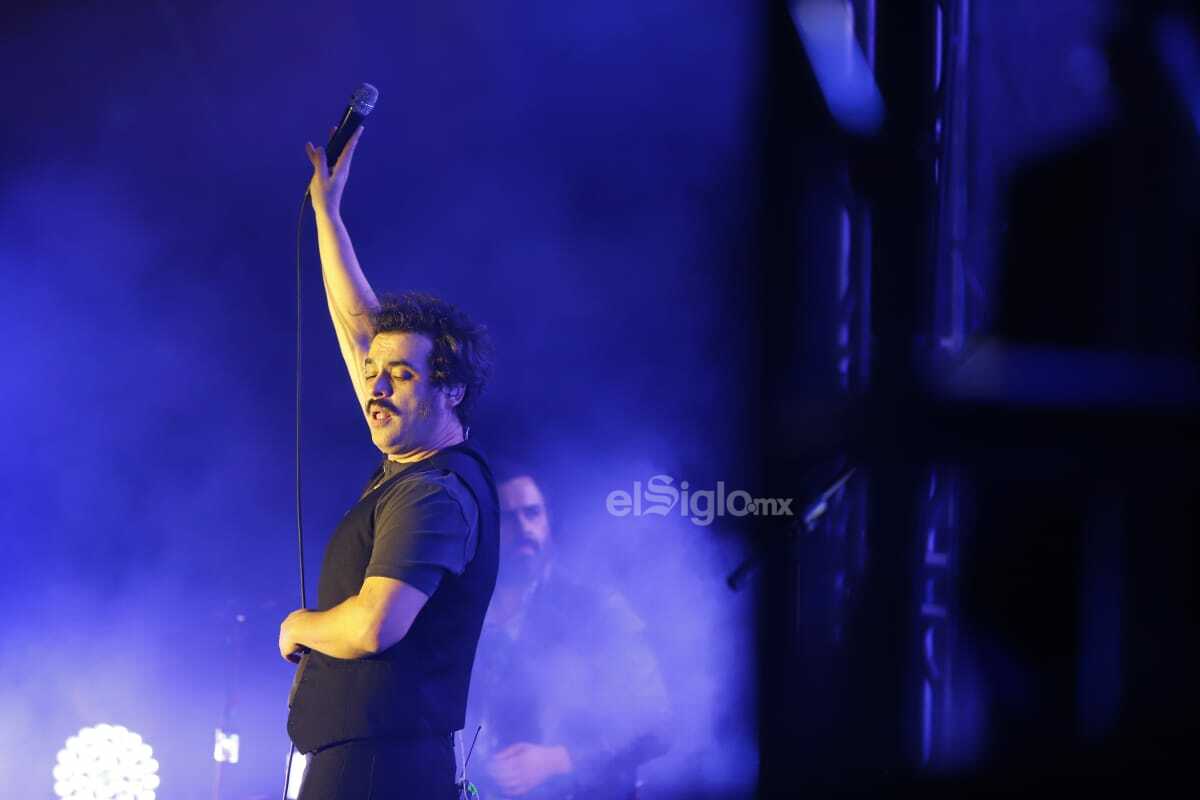 Un repaso por sus más grandes éxitos y últimos sencillos, así fue la presentación de Enjambre en Durango como parte del Festival Revueltas 2026