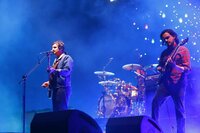 Un repaso por sus más grandes éxitos y últimos sencillos, así fue la presentación de Enjambre en Durango como parte del Festival Revueltas 2026