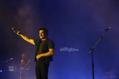 Un repaso por sus más grandes éxitos y últimos sencillos, así fue la presentación de Enjambre en Durango como parte del Festival Revueltas 2026