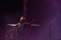 Un repaso por sus más grandes éxitos y últimos sencillos, así fue la presentación de Enjambre en Durango como parte del Festival Revueltas 2026