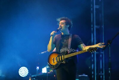 Un repaso por sus más grandes éxitos y últimos sencillos, así fue la presentación de Enjambre en Durango como parte del Festival Revueltas 2026
