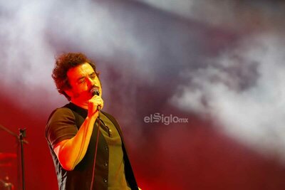 Un repaso por sus más grandes éxitos y últimos sencillos, así fue la presentación de Enjambre en Durango como parte del Festival Revueltas 2026