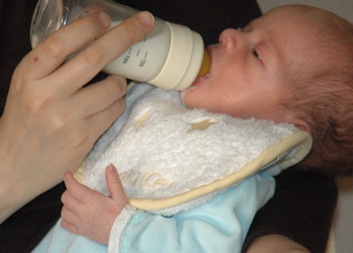 Lactancia debe iniciar en primera hora de vida