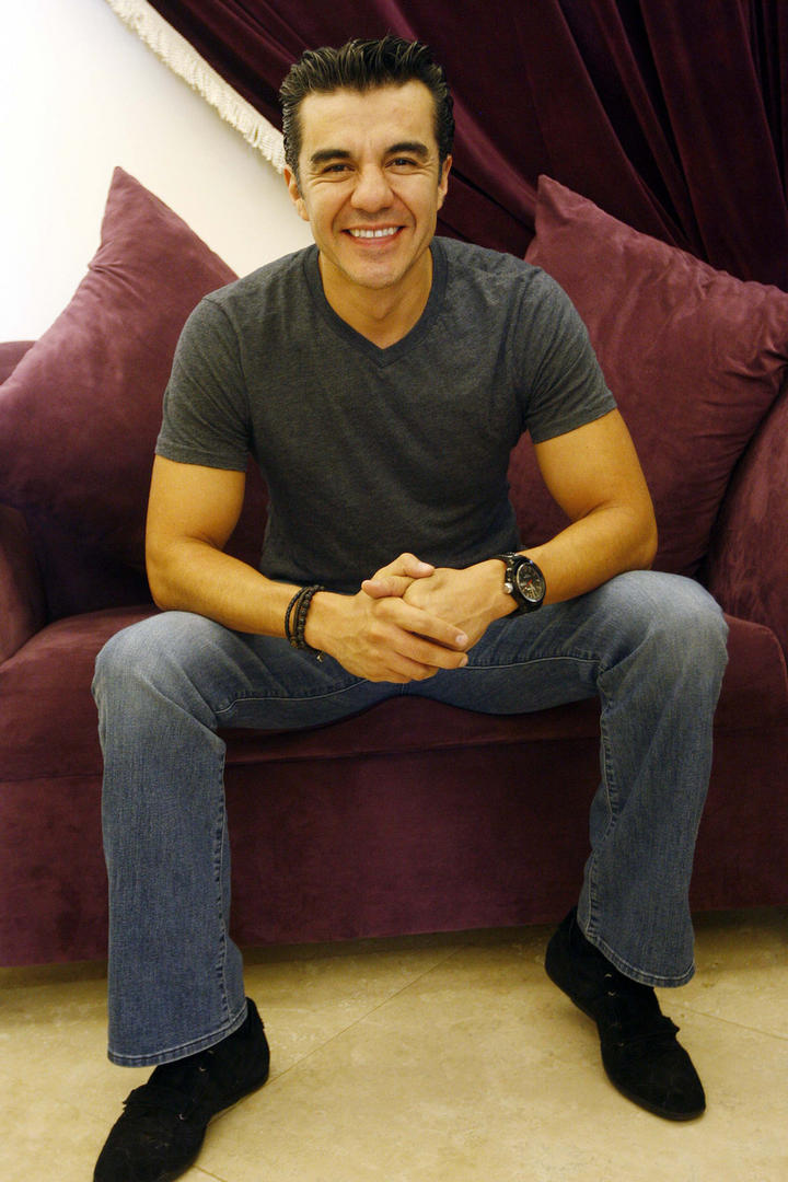 Adrián Uribe estrena show contra el ‘bullying’