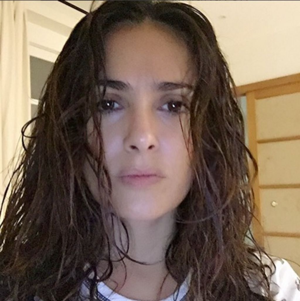 Se Muestra Salma Hayek Al Natural