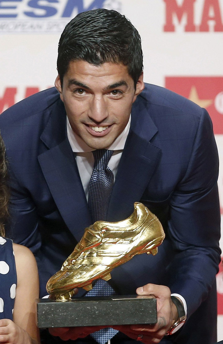 Luis Su rez recibe Bota de oro