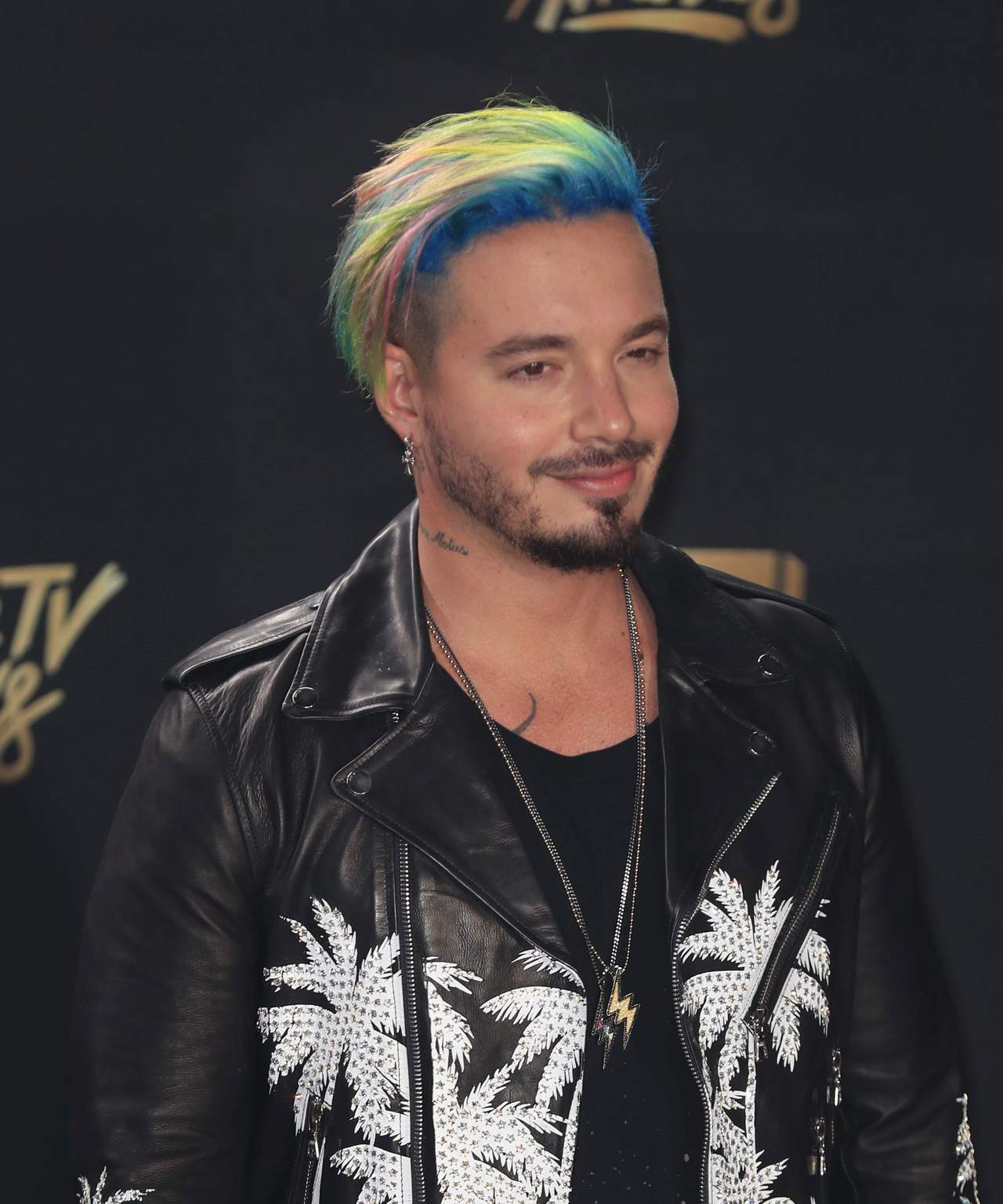 J Balvin dice que la música no está para educar