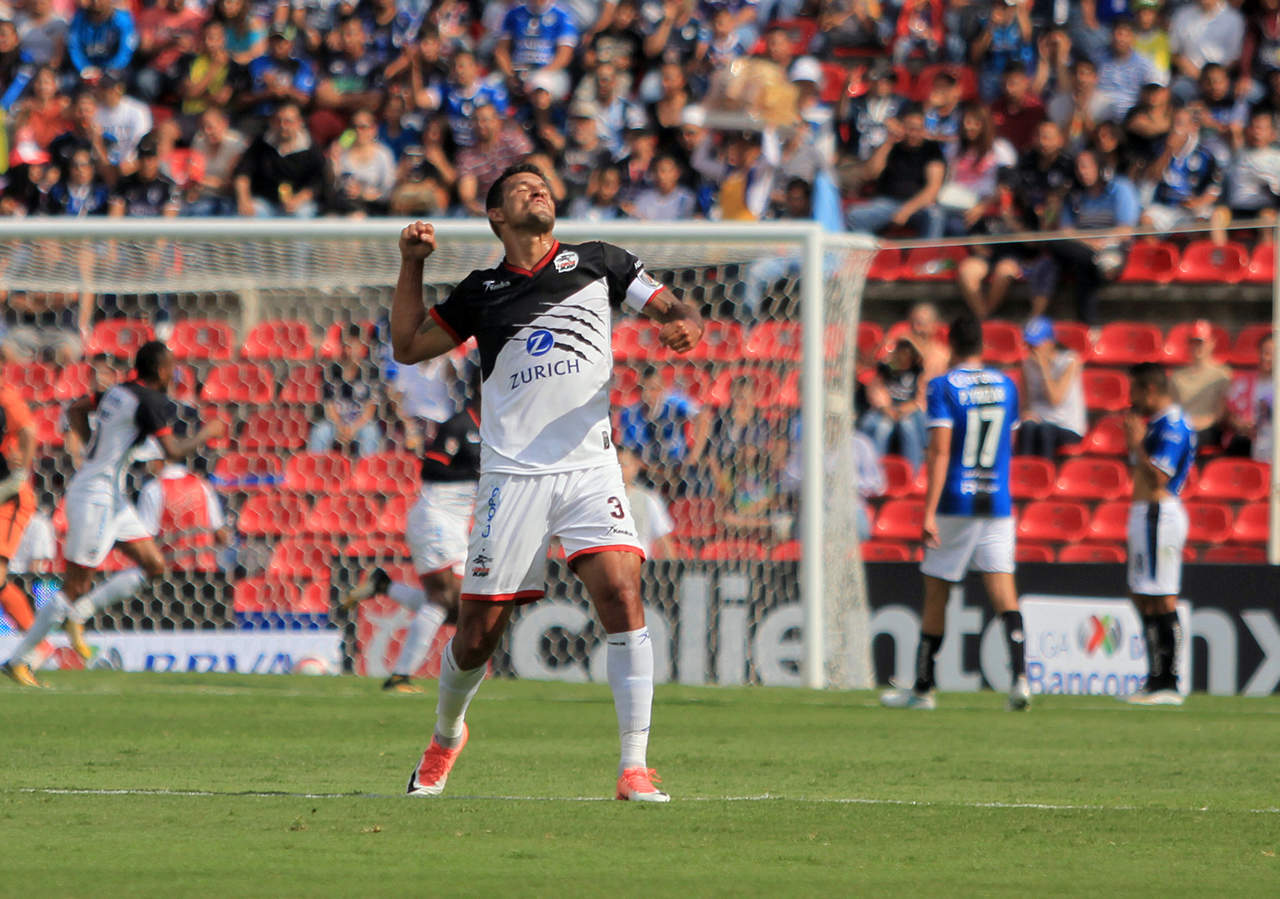 Lobos sorprende y golea a Gallos como visitante