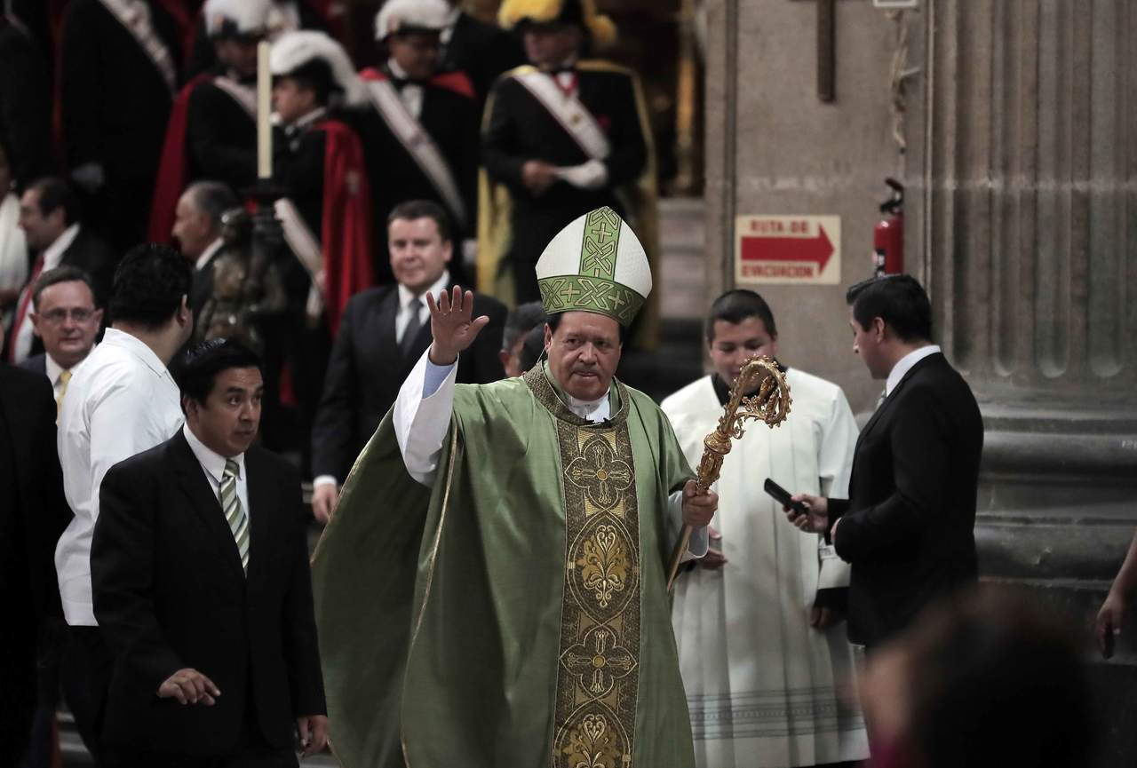 Pide Norberto Rivera orar por cura apuñalado en catedral Metropolitana