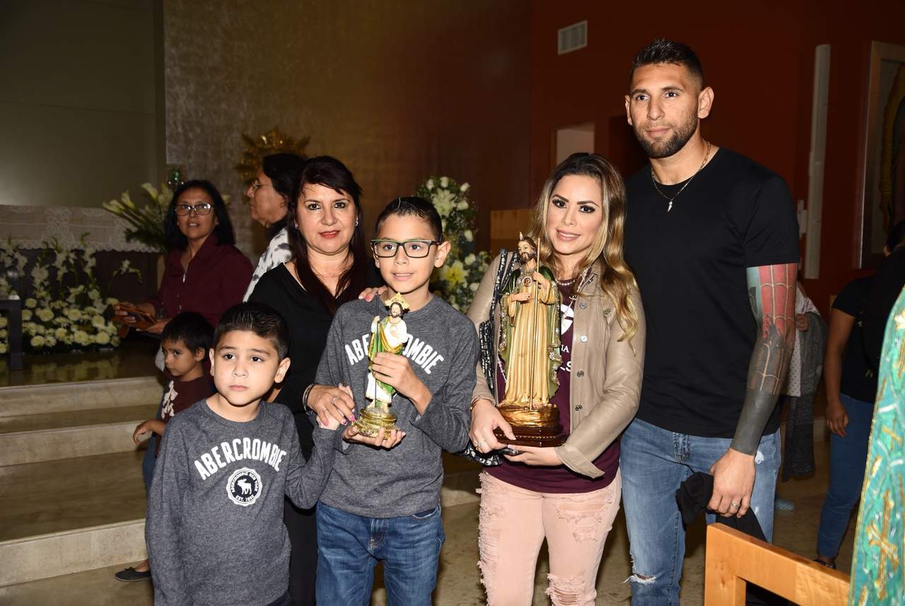 Jona' celebra a San Judas Tadeo con reliquia en el TSM Jona' celebra a San Judas Tadeo con reliquia en el TSM
