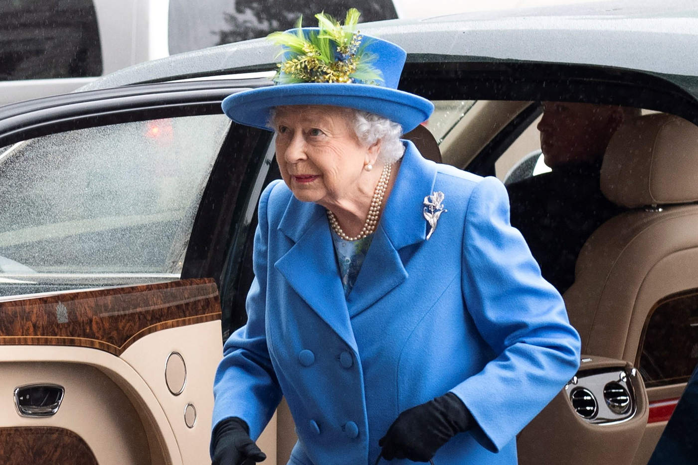 Reina Isabel de Inglaterra, entre las mejor vestidas de 2018