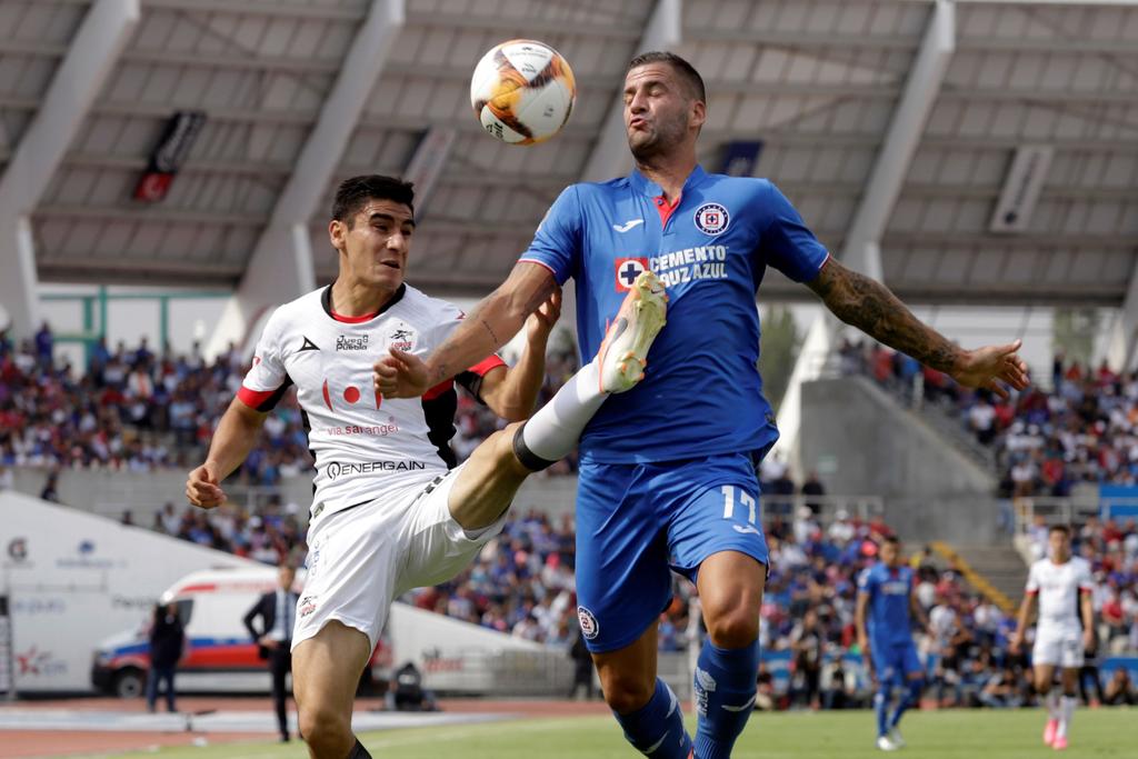 Cruz Azul vence 4-1 a Lobos BUAP en fecha 16 de Liga MX