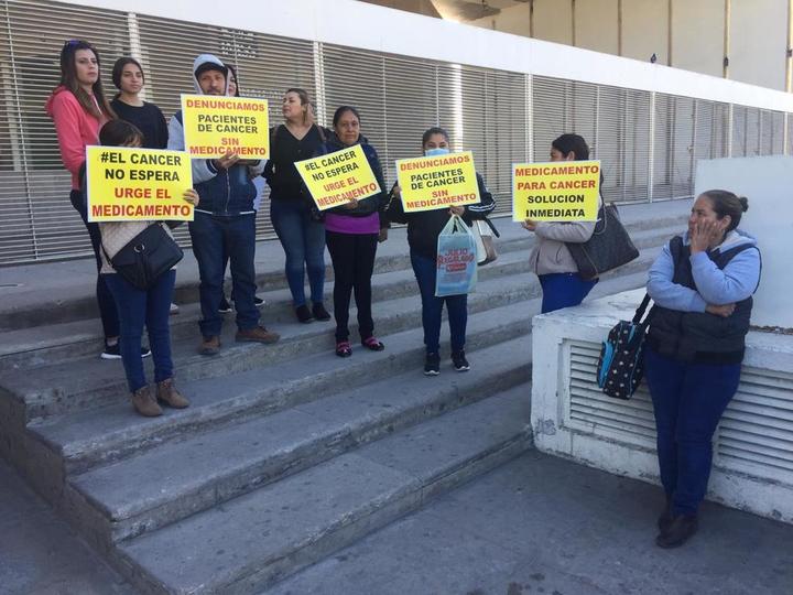 Denuncian falta de medicina en el IMSS
