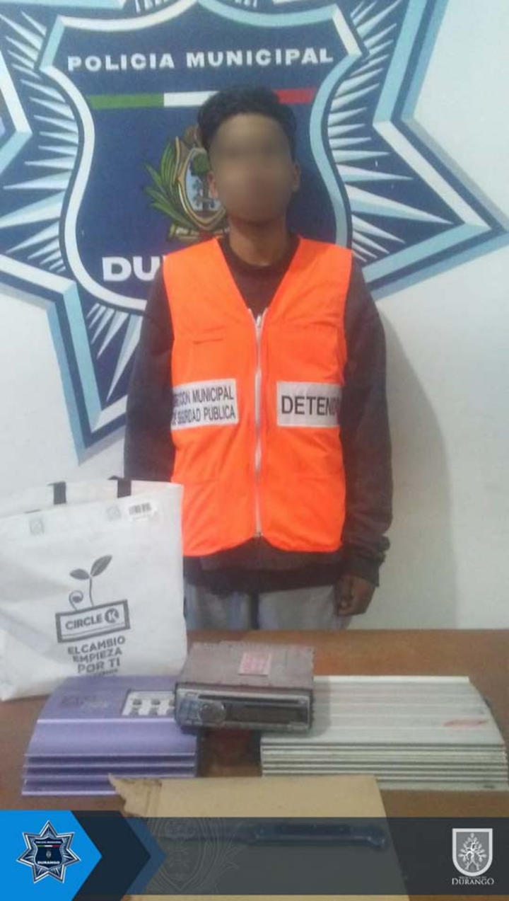Señalan a joven de robo con violencia en un negocio