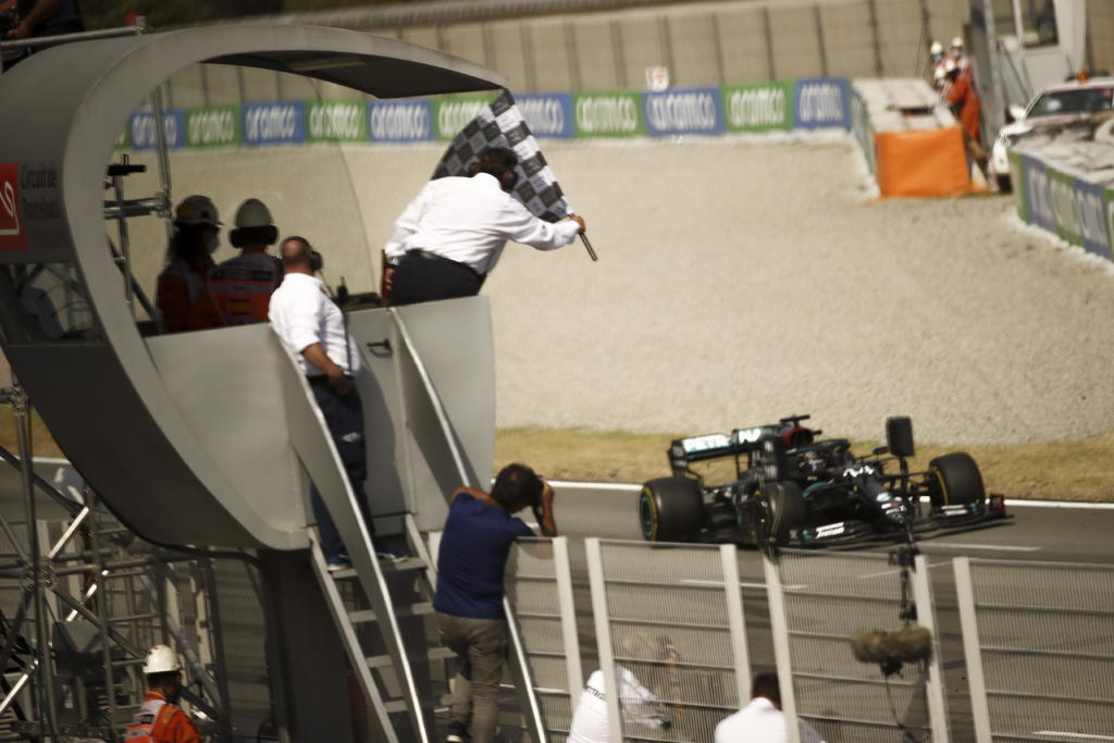 Triunfa Hamilton En El Gran Premio De Espa A Checo P Rez Termina En Quinto