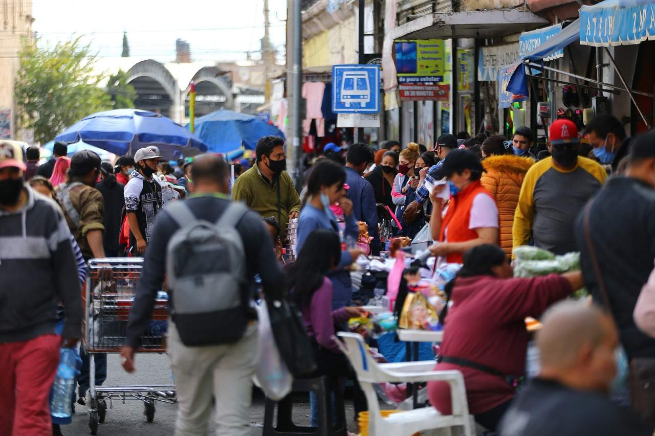 Se acerca Nochebuena y las calles del Centro de Durango se abarrotan