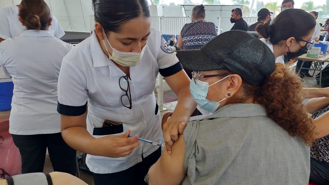 Posponen vacunación de 40 a 49 en la capital duranguense