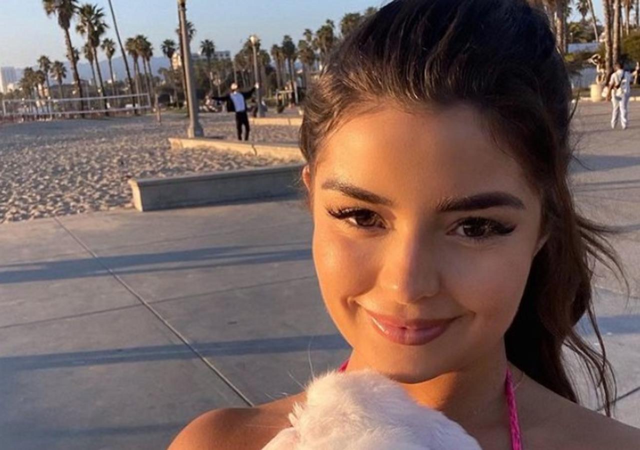 Demi Rose luce 'arriesgado' atuendo en Instagram