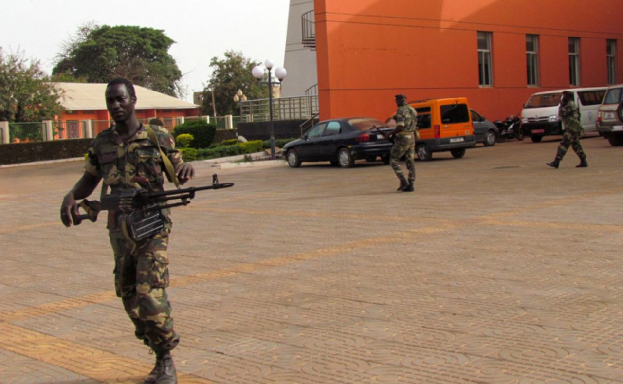 6 muertos en fallido golpe de Estado en GuineaBisáu
