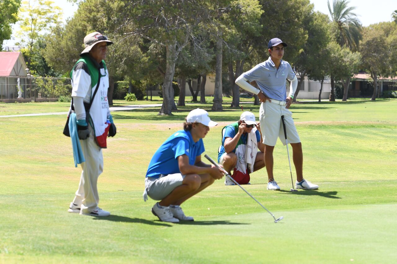 Un buen nivel de golf se ha observado en el campo del Club Campestre de Torreón, luego de la segunda ronda del MIA (FERNANDO COMPEÁN) 