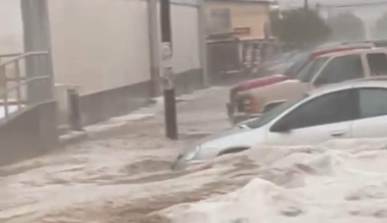 Fuertes lluvias ocasionaron inundaciones en Guadalupe Victoria