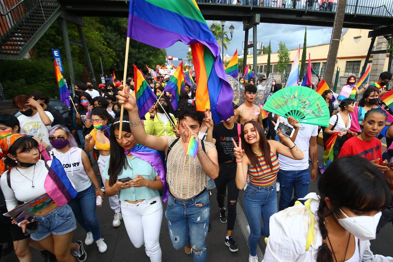 Legislar sobre matrimonio igualitario, piden durante la marcha LGBTTTI que se realizó en Durango este domingo