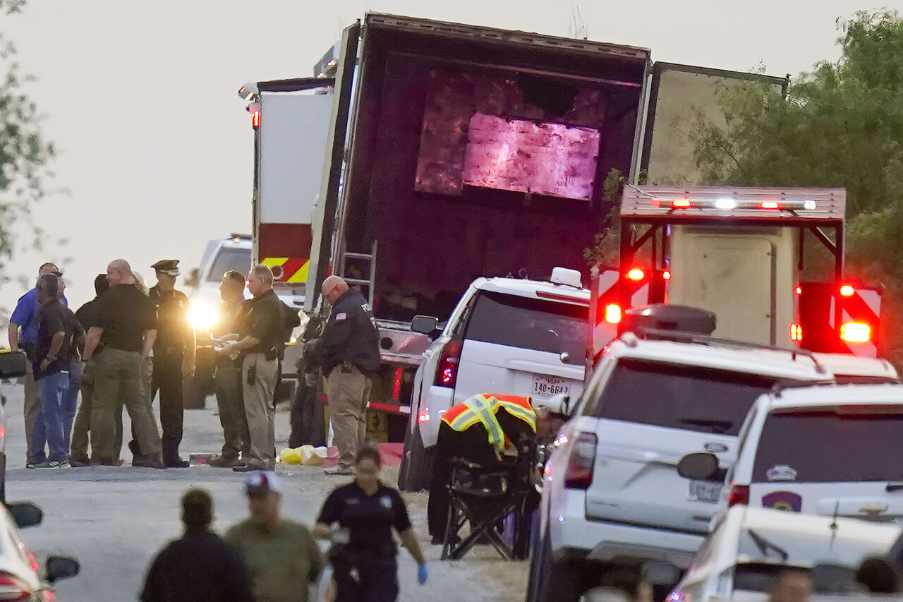 Mueren 2 Migrantes Más Tras Tragedia De Tráiler En Texas Y Suman 53 Víctimas 0020