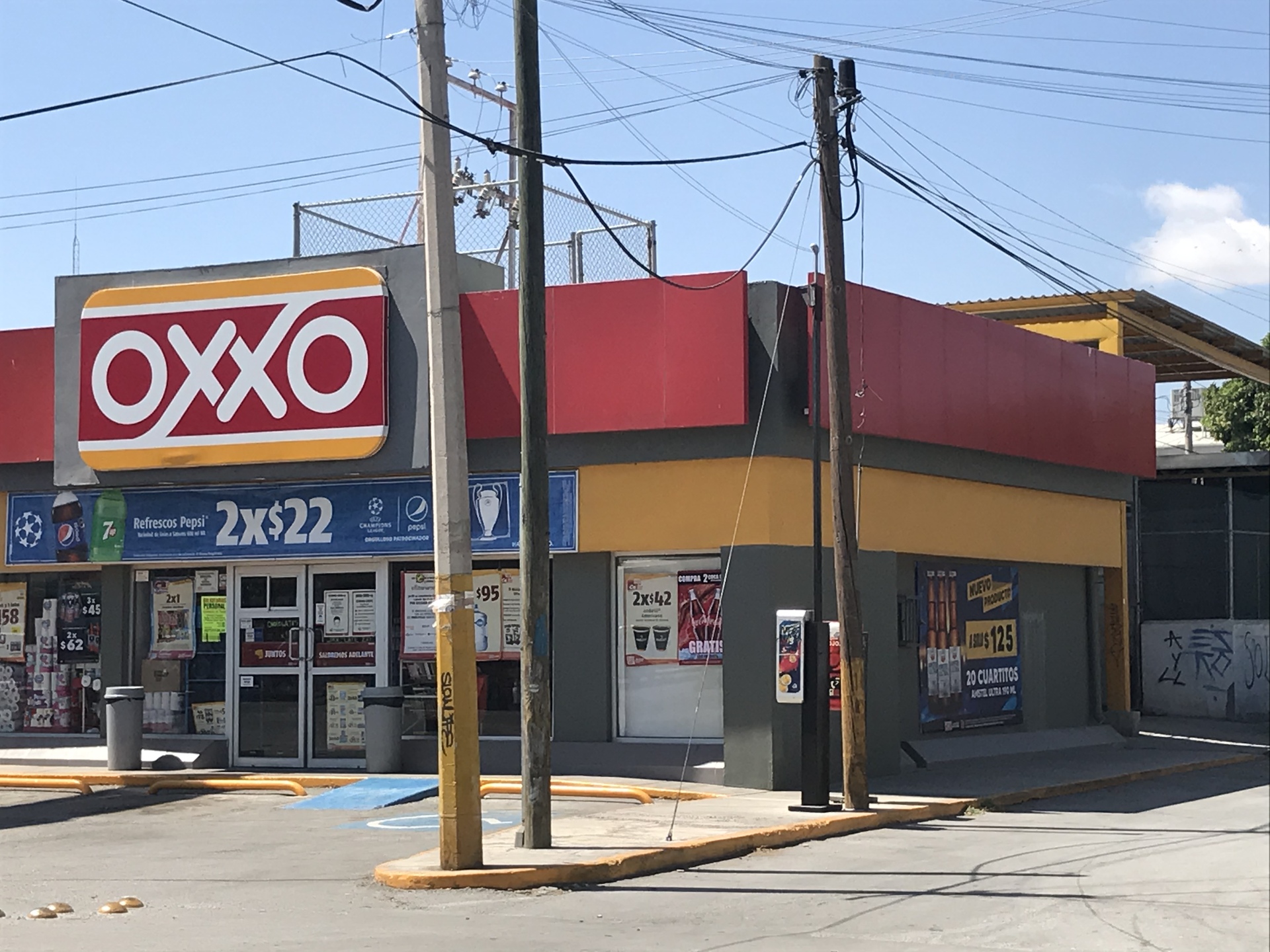 Mexicanos no dejaron de comprar en Oxxo pese al aumento de precios