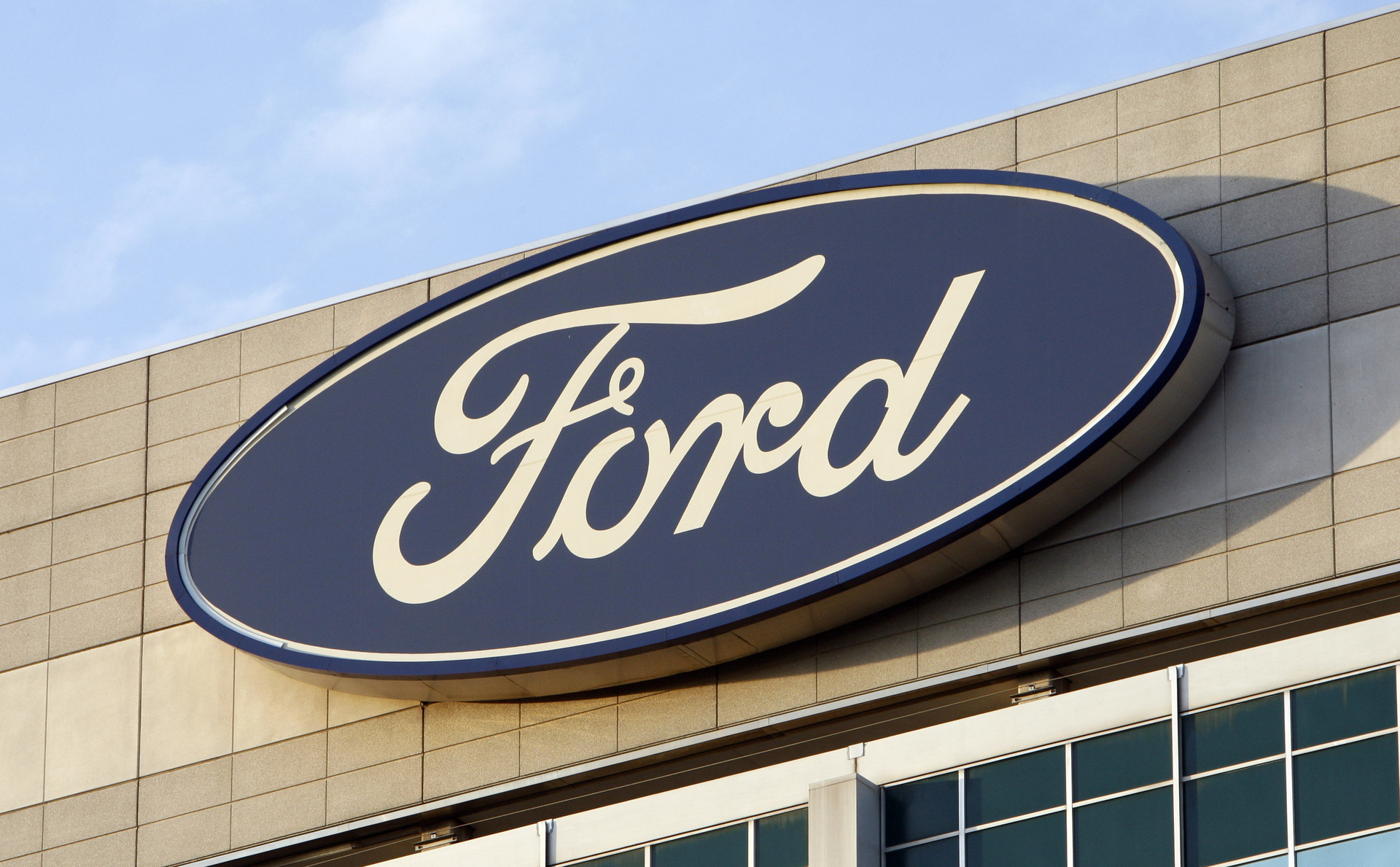 Ford pagará mil 700 millones de dólares por defecto en uno de sus vehículos