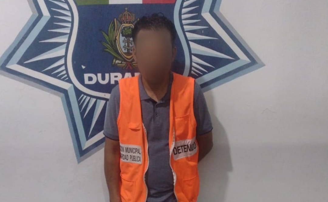 Lo sorprenden robando ropa en una tienda departamental de Durango