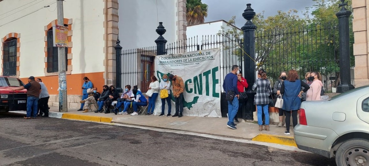 Maestros del CNTE toman oficinas de la Usicamm