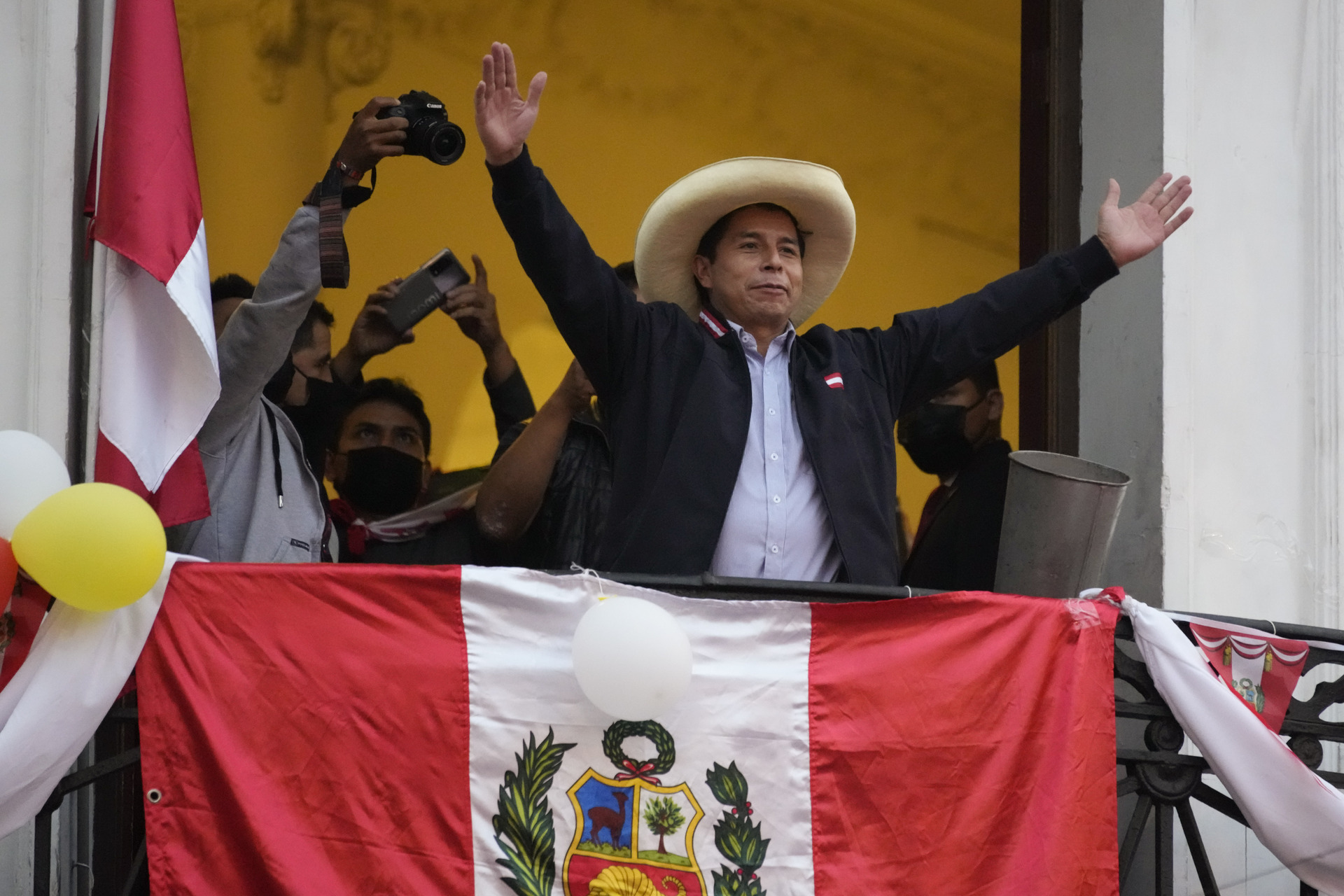 Renuncia canciller peruano tras diferencias con Pedro Castillo