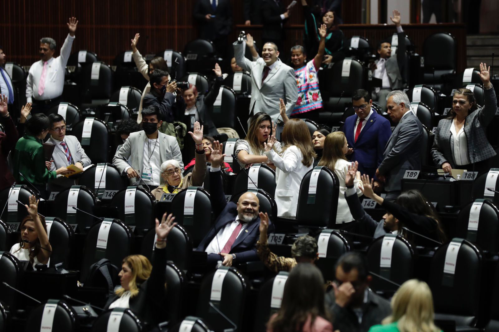 Diputados alistan aval a reforma militar de la 4T en 'fast-track'
