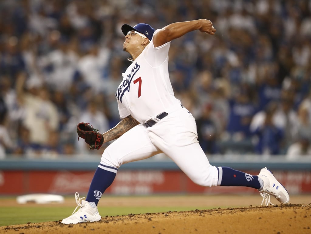 Peso Pluma hizo el primer lanzamiento en el Dodger Stadium